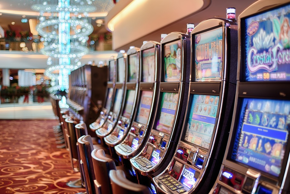 8 Life Lessons You Only Understand After Playing Slots