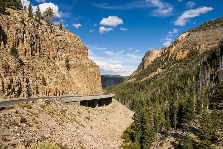 The Grand Loop Road and Golden Gate Canyon, Yellowstone National Park
