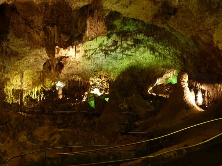 Stalactite cave at Carlsbad Cavern