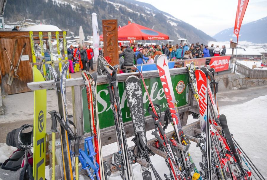 Apres-ski event in Austria, Snow party and bar
