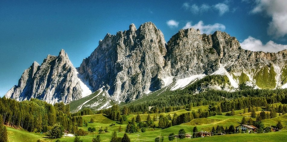 the dolomites and the alpine viewat Cortina D'Ampezzo