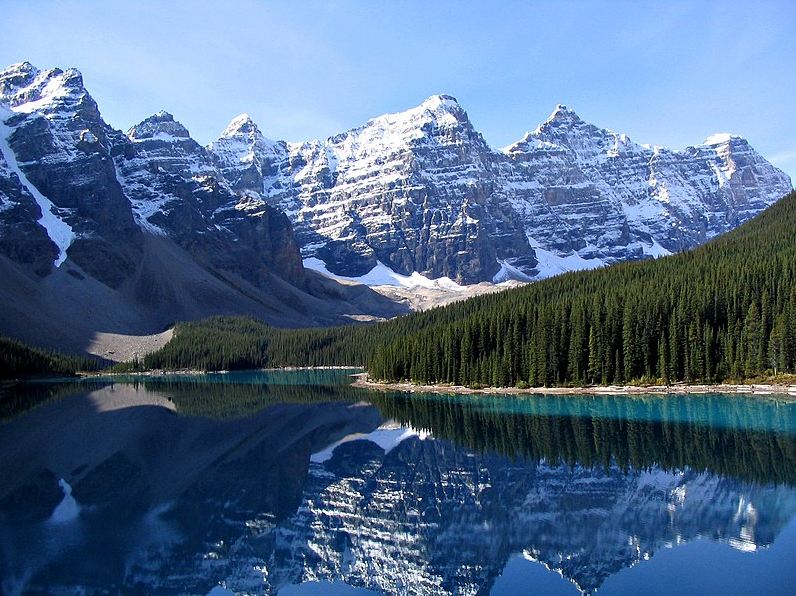 The view of Valley of Ten Peaks and Moraine Lake along with the Rocky mountain range