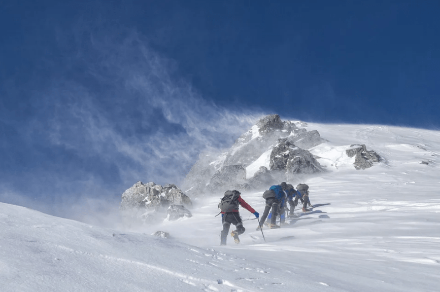 mountaineering-climbers-alps-snow