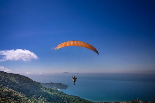 The 3 best destinations for paragliding in Europe