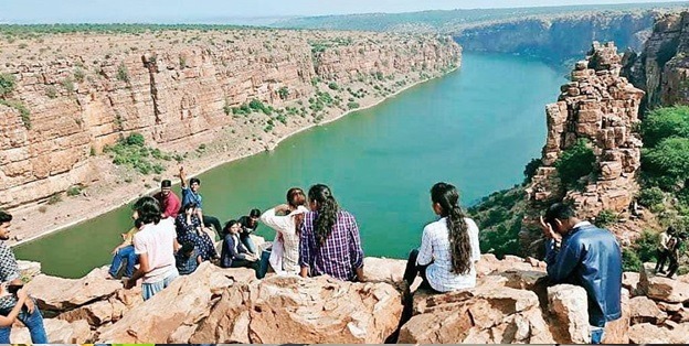 Looking for a place everyone can enjoy? How about Gandikota!