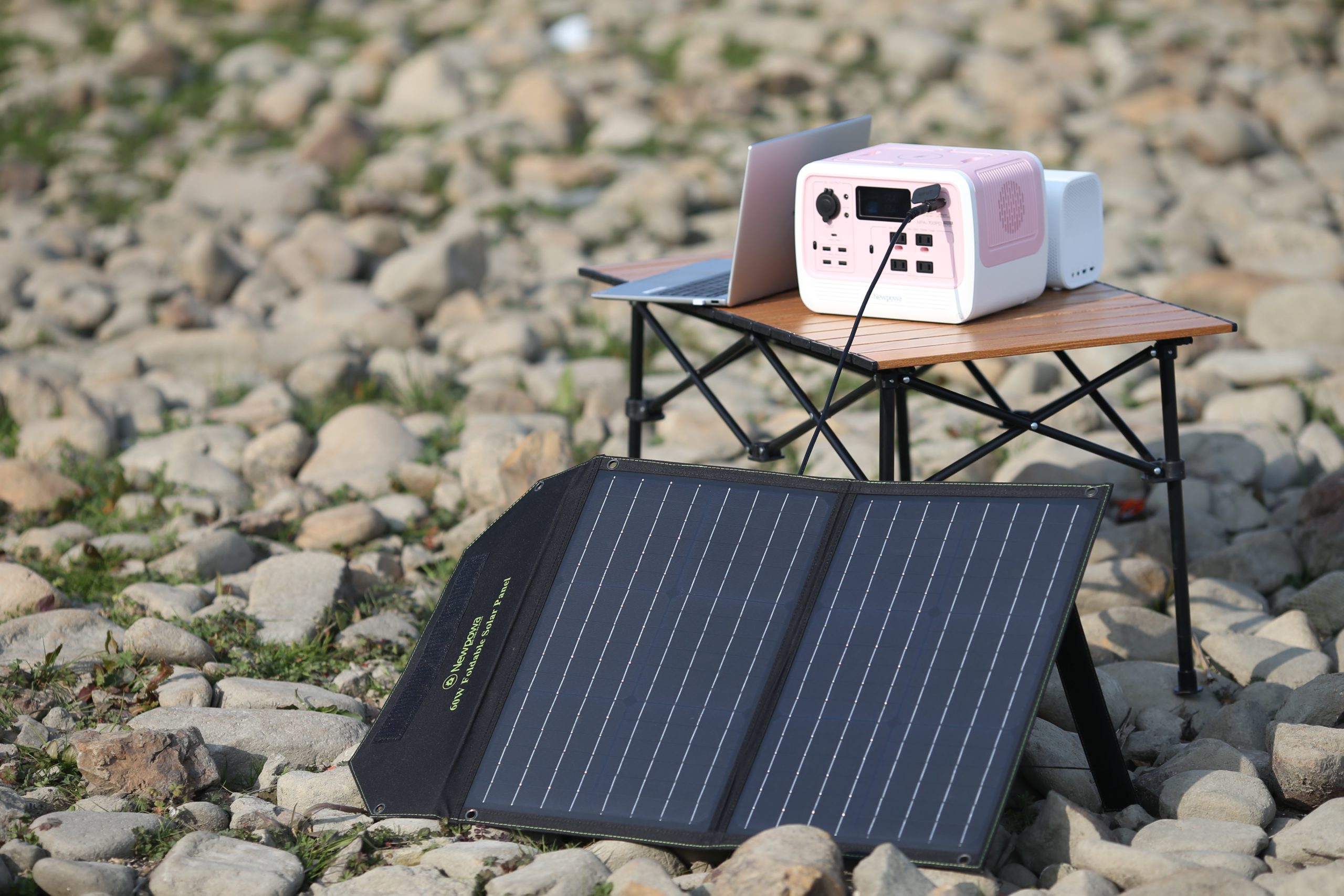 solar power generator used in camping