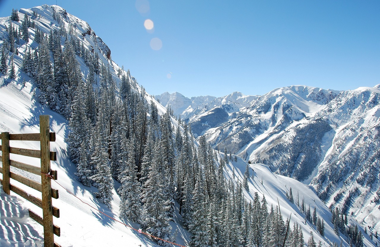 Best Mountains for Beginning Skiers in Colorado